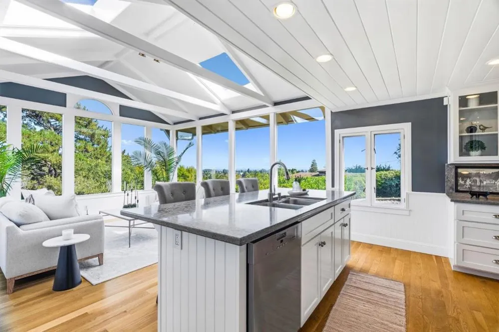 31 S Circle Dr Santa Cruz, CA 95060