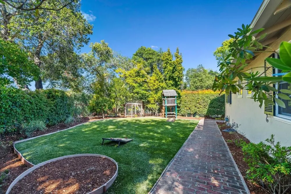 31 S Circle Dr Santa Cruz, CA 95060