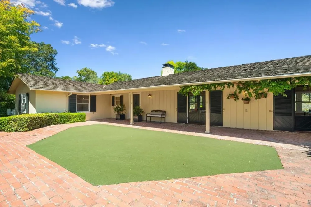 31 S Circle Dr Santa Cruz, CA 95060