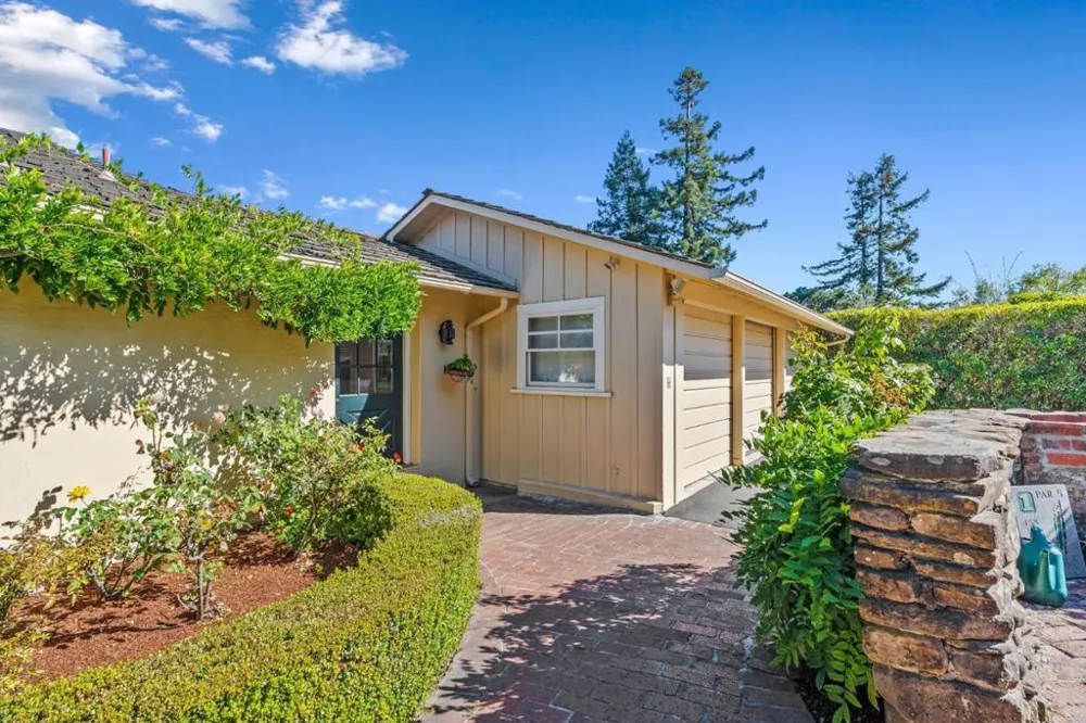 31 S Circle Dr Santa Cruz, CA 95060