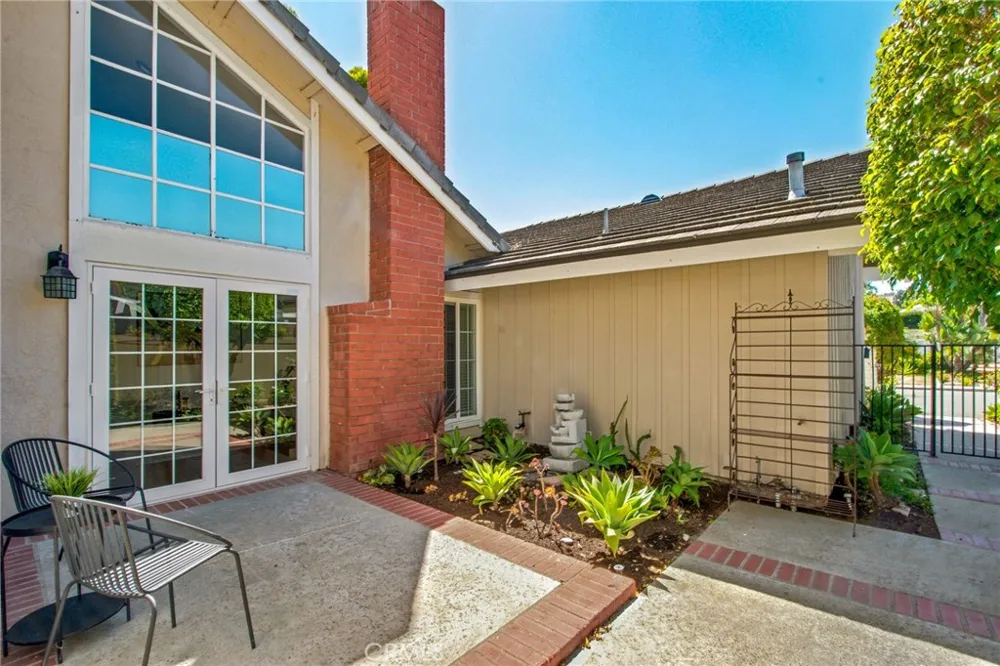 4981 Paseo Segovia Irvine, CA 92603