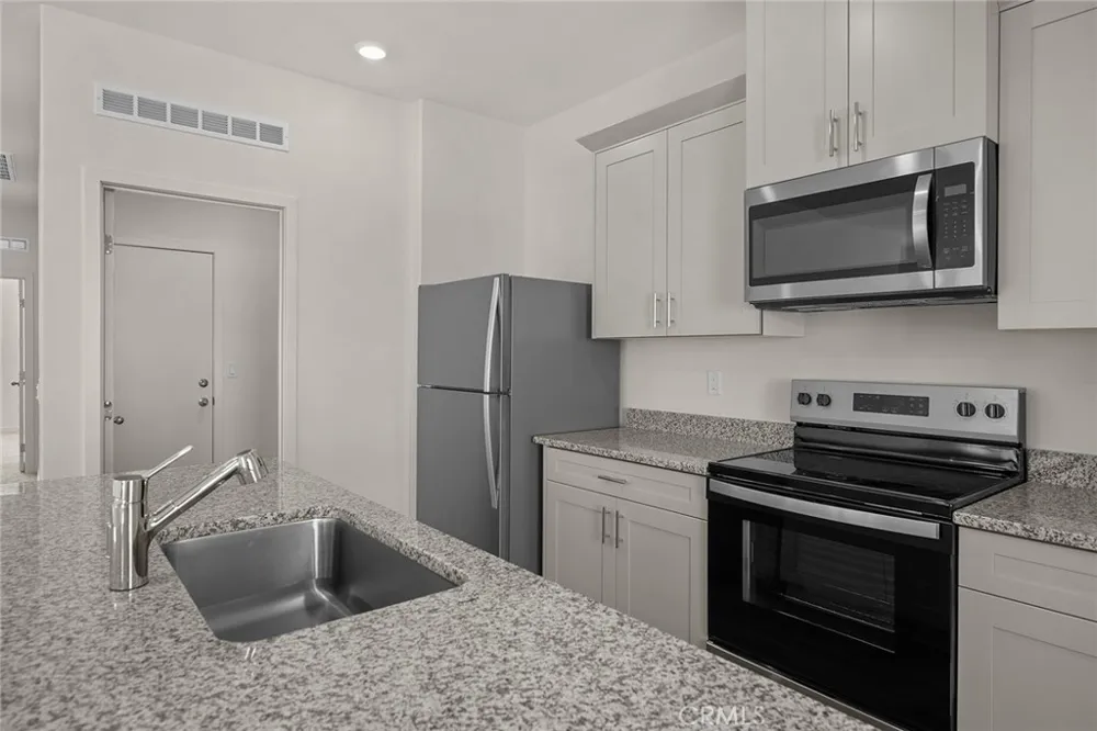 708 Lori Tree San Jacinto, CA 92582