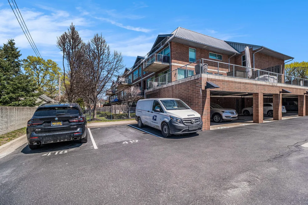 300 Hamilton Street #204 Plymouth City, MI 48170