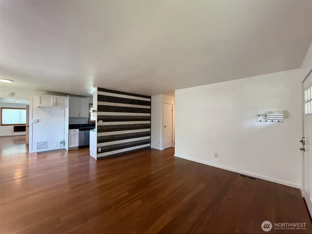 424 SW 3rd Street College Place, WA 99324