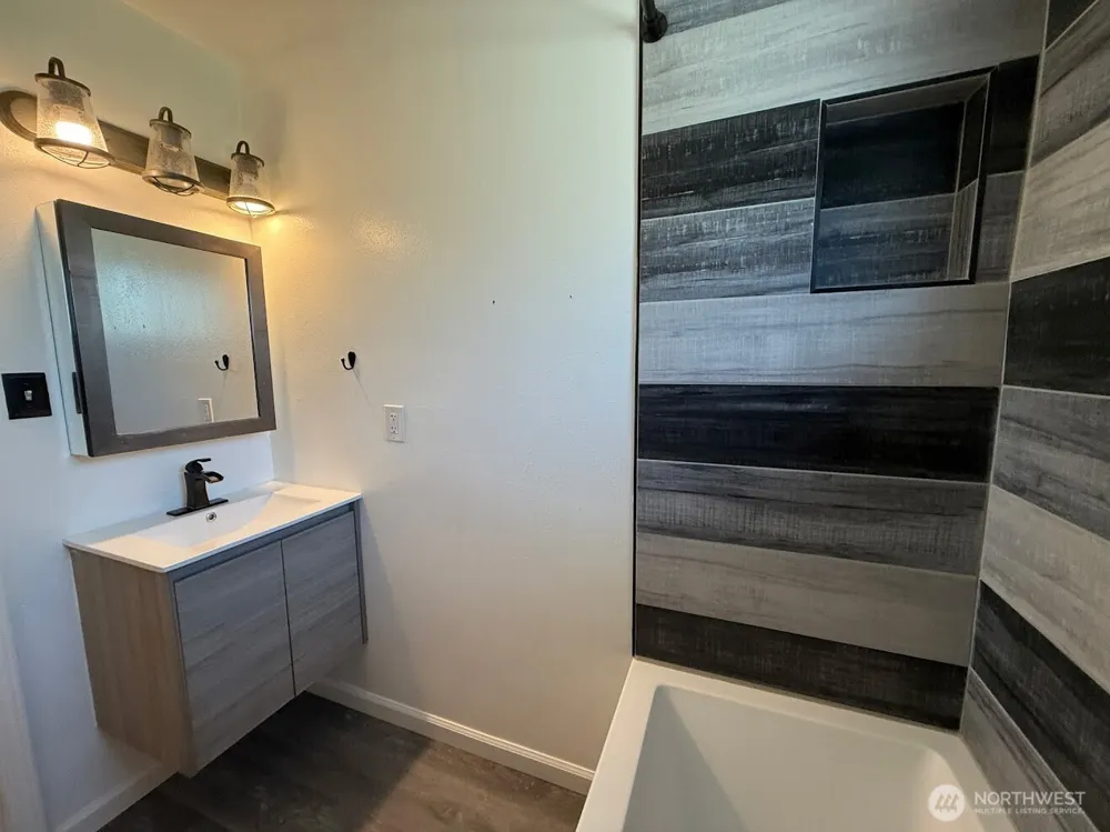 424 SW 3rd Street College Place, WA 99324
