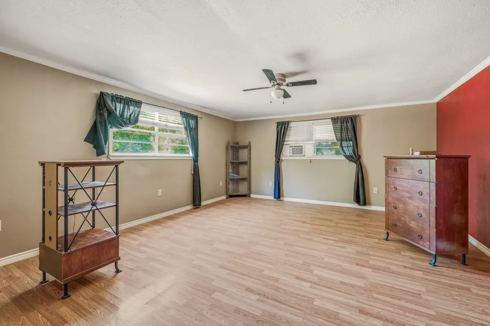 552 S Minter Street Stephenville, TX 76401