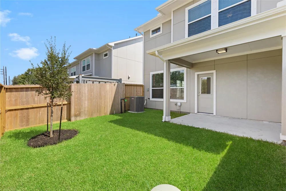 3033 Dovedale Street Pearland, TX 77584