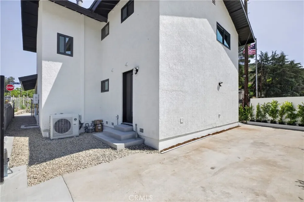 7515 Mcgroarty Los Angeles, CA 91042