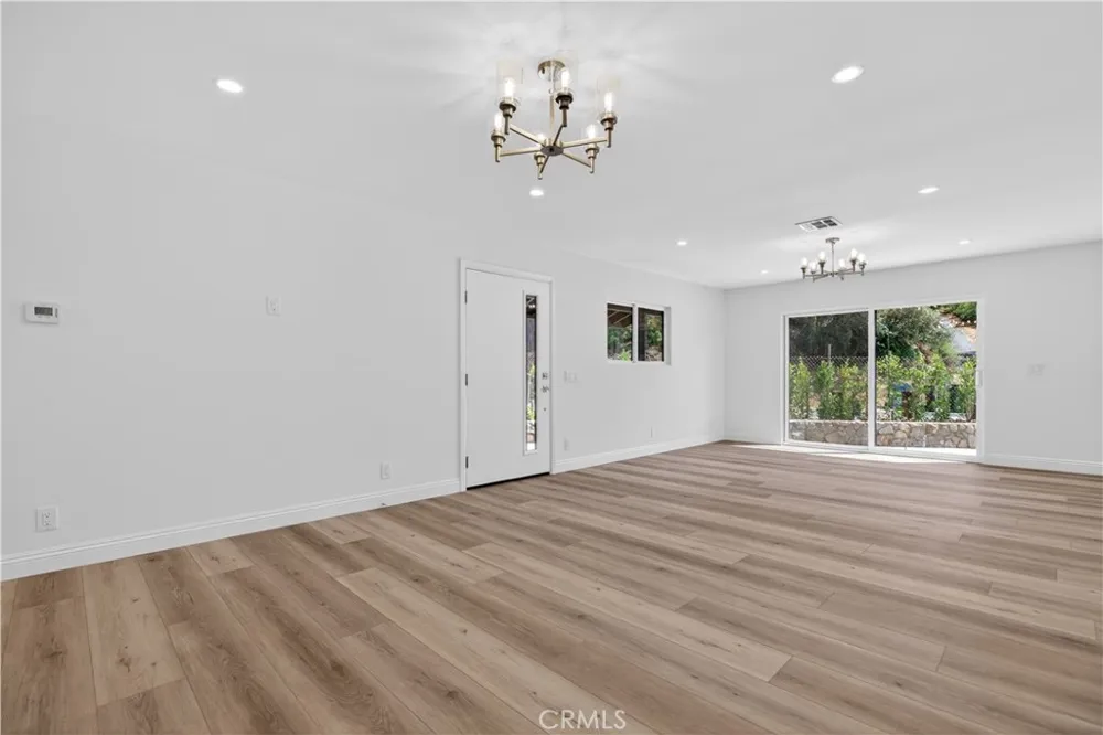 7515 Mcgroarty Los Angeles, CA 91042