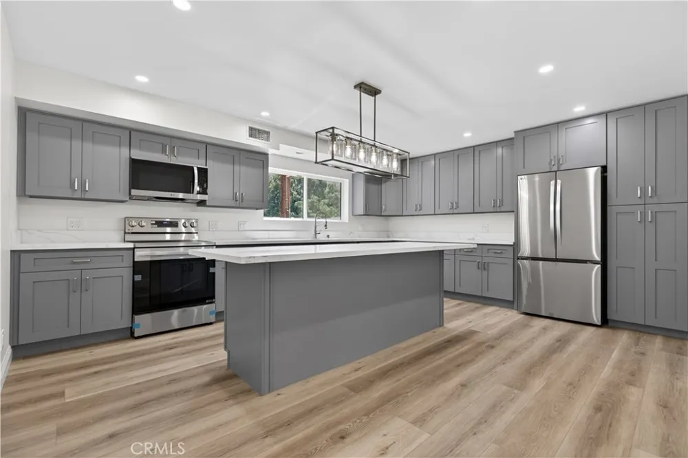 7515 Mcgroarty Los Angeles, CA 91042