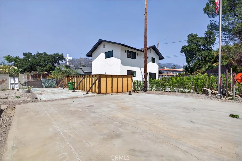 7515 Mcgroarty Los Angeles, CA 91042