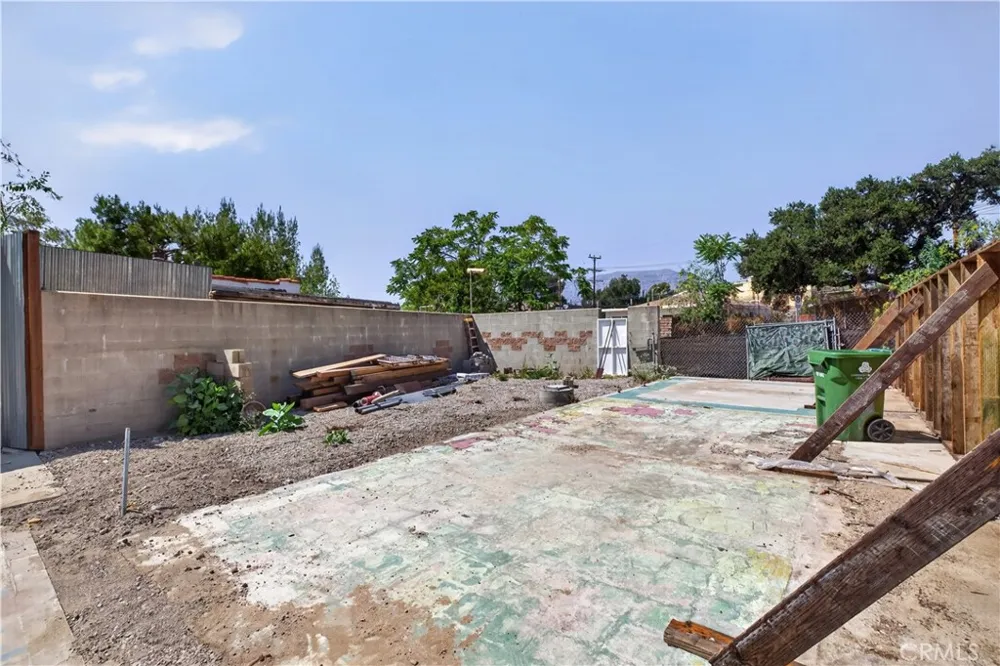 7515 Mcgroarty Los Angeles, CA 91042