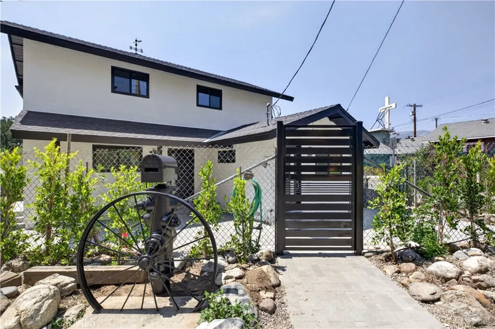 7515 Mcgroarty Los Angeles, CA 91042