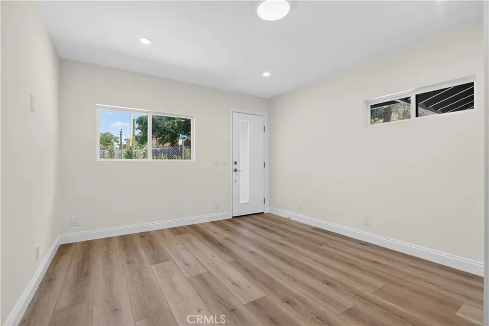 7515 Mcgroarty Los Angeles, CA 91042