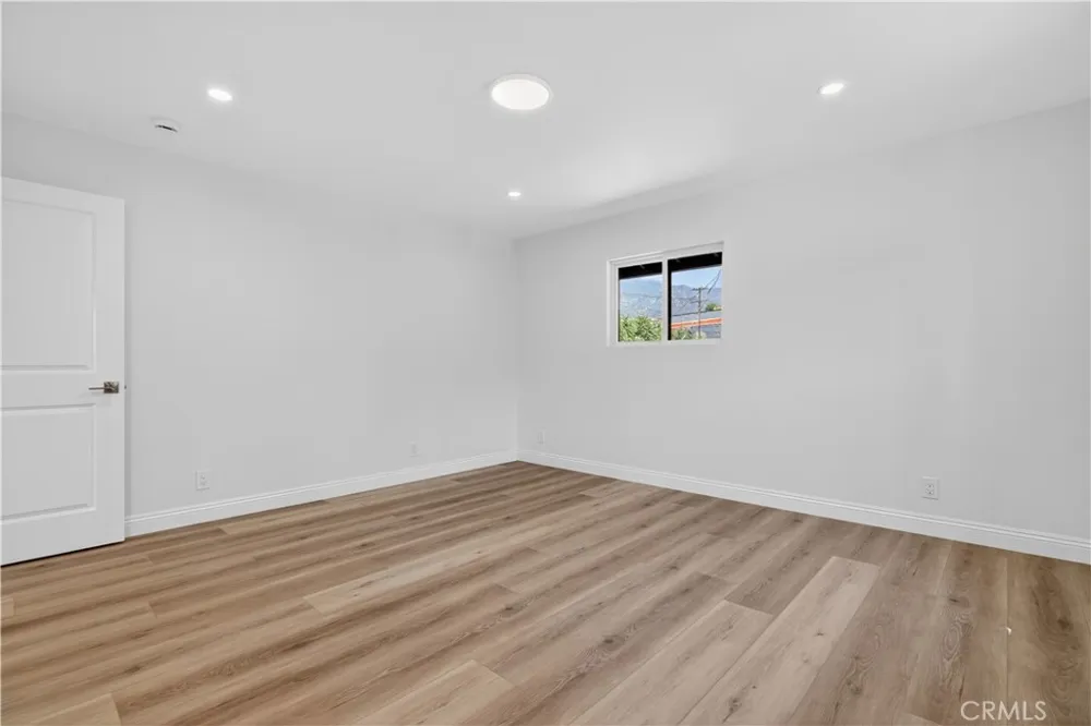 7515 Mcgroarty Los Angeles, CA 91042