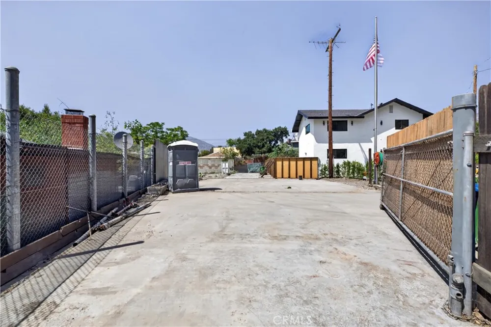 7515 Mcgroarty Los Angeles, CA 91042