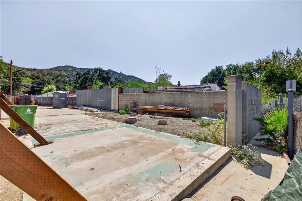 7515 Mcgroarty Los Angeles, CA 91042
