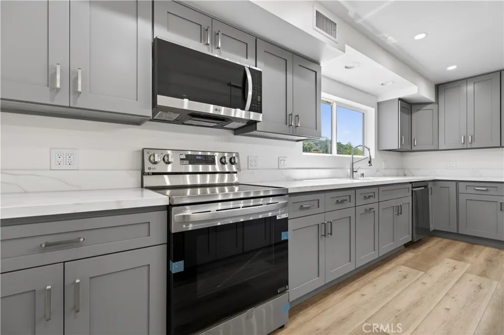 7515 Mcgroarty Los Angeles, CA 91042