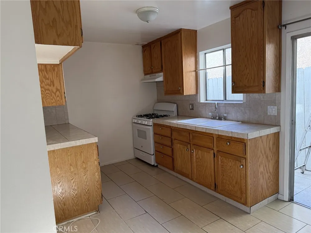 1953 Parish Place Burbank, CA 91504