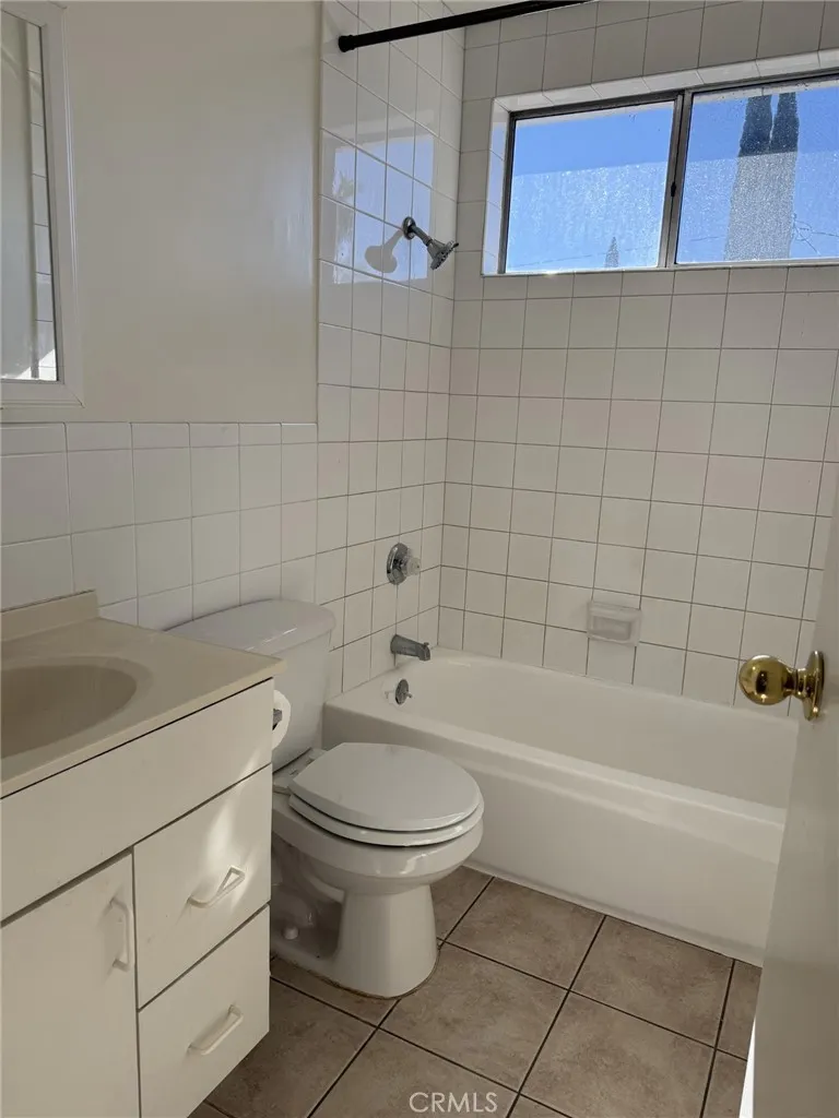 1953 Parish Place Burbank, CA 91504