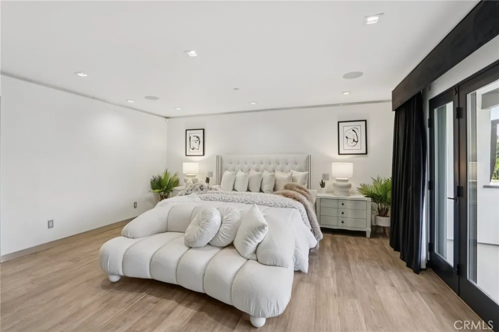 23670 Park Andorra Calabasas, CA 91302