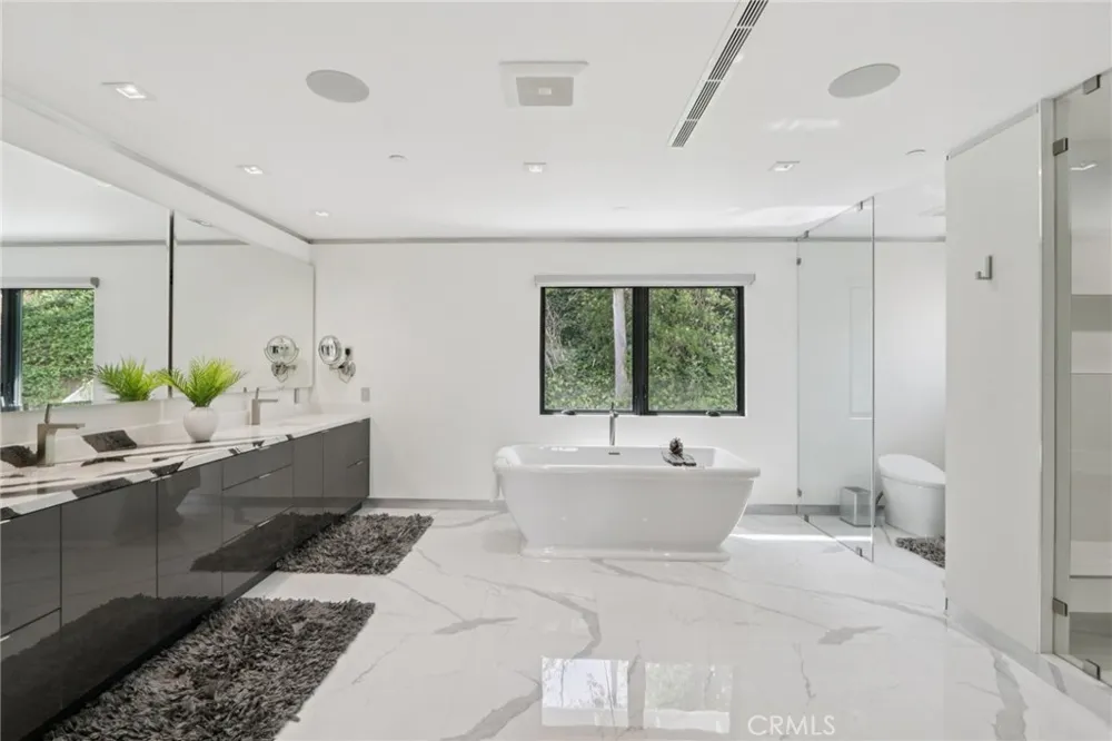 23670 Park Andorra Calabasas, CA 91302