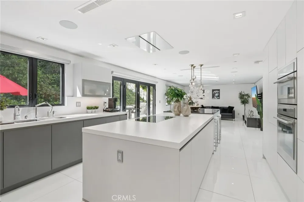 23670 Park Andorra Calabasas, CA 91302