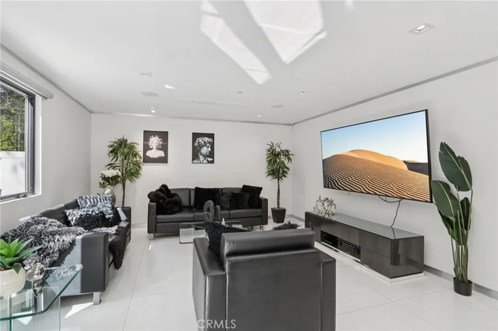 23670 Park Andorra Calabasas, CA 91302