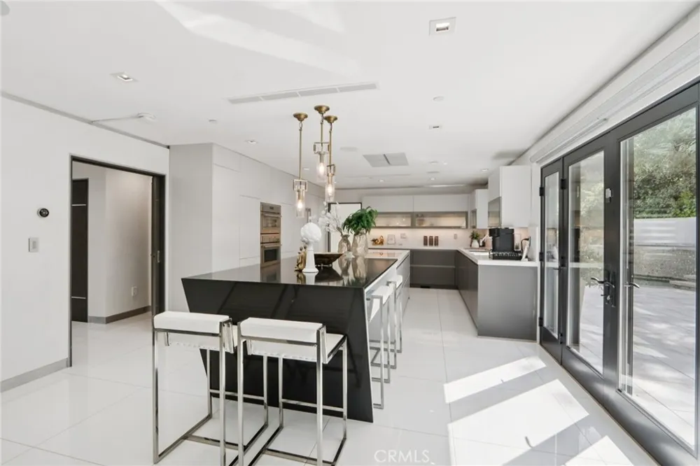 23670 Park Andorra Calabasas, CA 91302