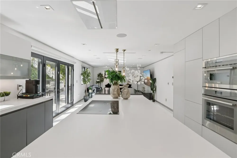 23670 Park Andorra Calabasas, CA 91302
