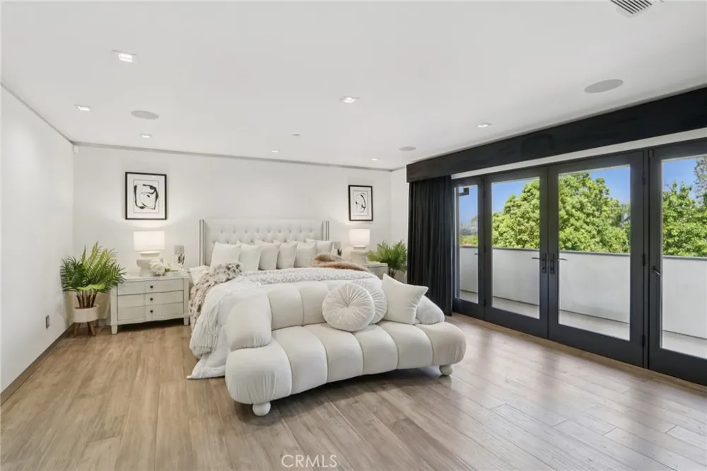 23670 Park Andorra Calabasas, CA 91302