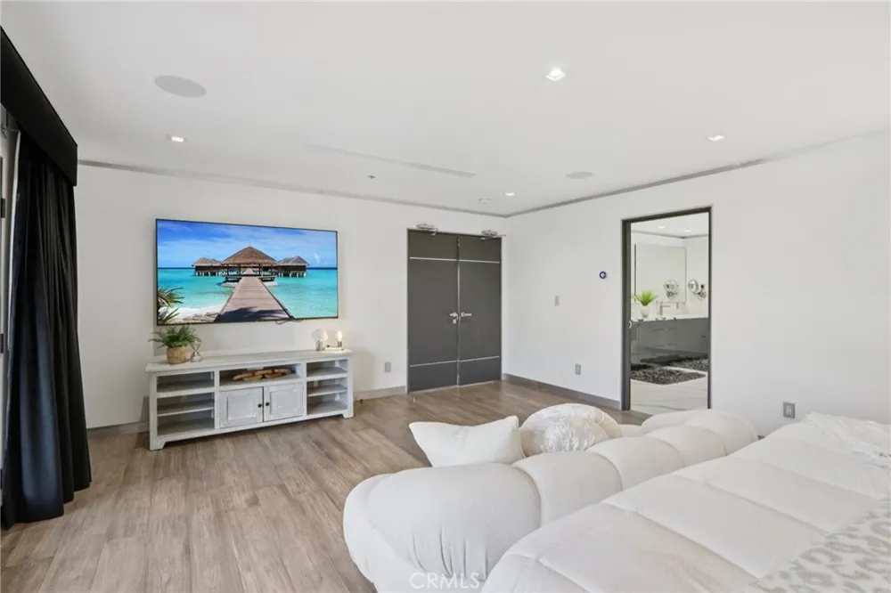 23670 Park Andorra Calabasas, CA 91302