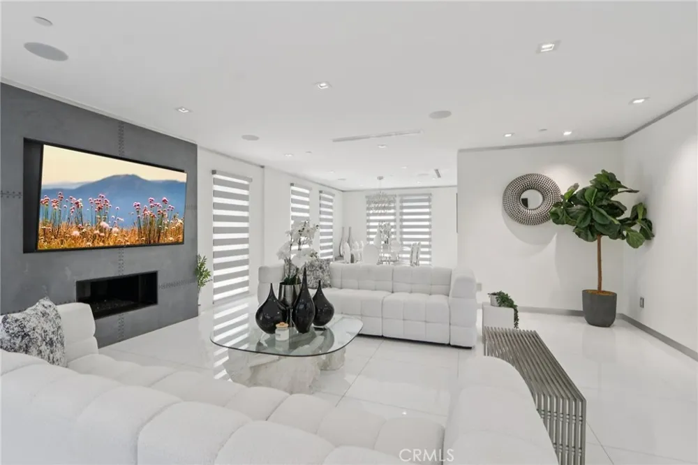 23670 Park Andorra Calabasas, CA 91302