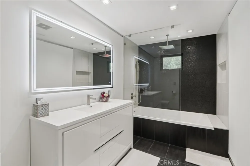 23670 Park Andorra Calabasas, CA 91302