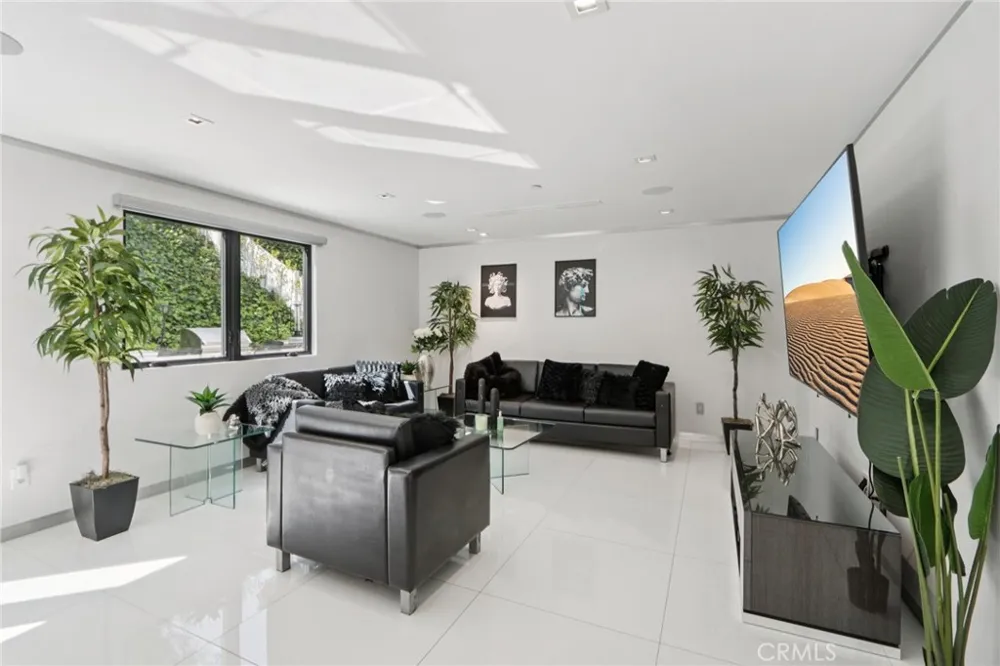 23670 Park Andorra Calabasas, CA 91302
