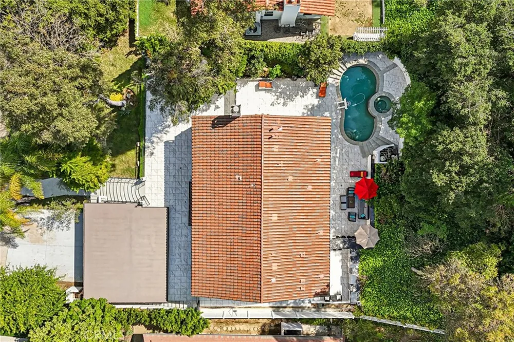 23670 Park Andorra Calabasas, CA 91302