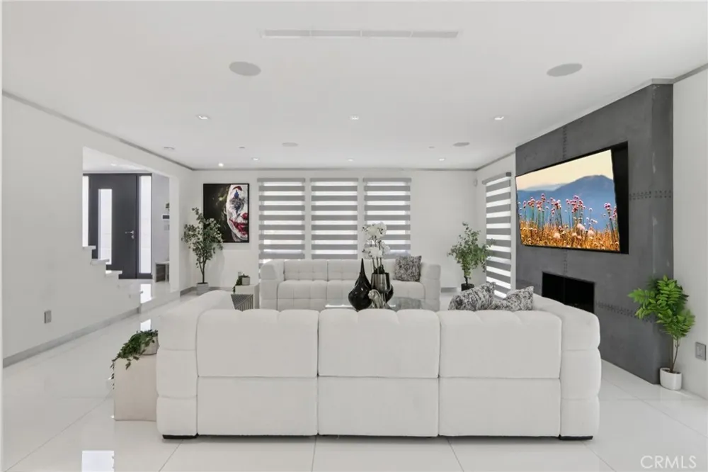 23670 Park Andorra Calabasas, CA 91302