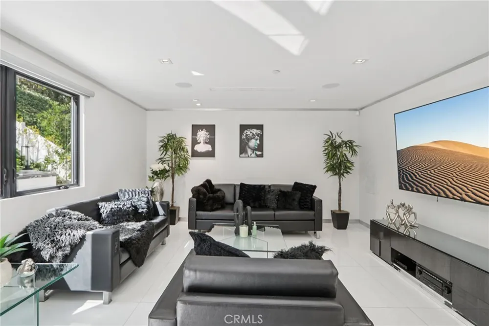 23670 Park Andorra Calabasas, CA 91302
