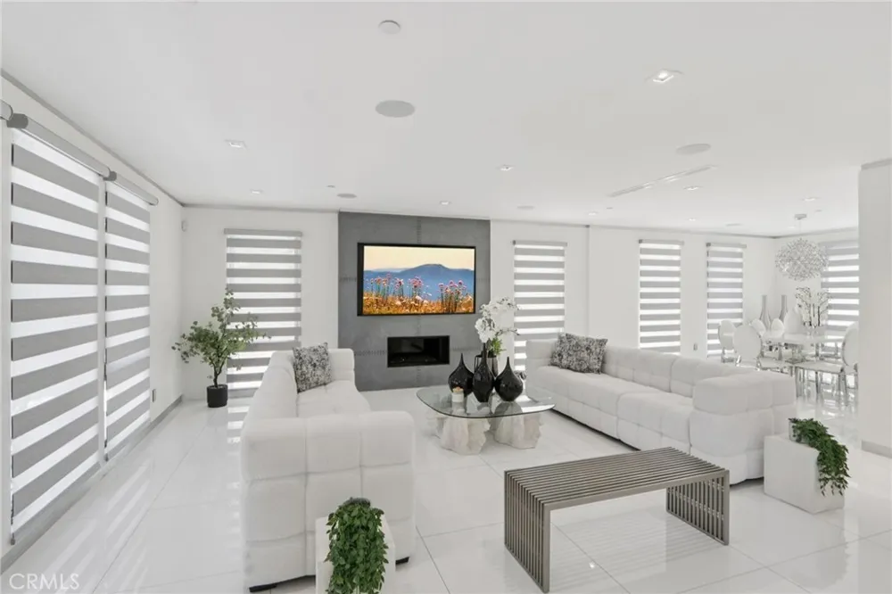 23670 Park Andorra Calabasas, CA 91302