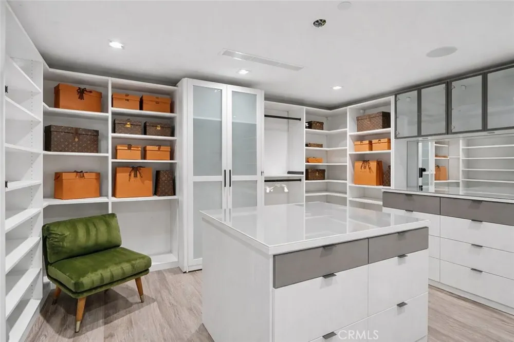23670 Park Andorra Calabasas, CA 91302