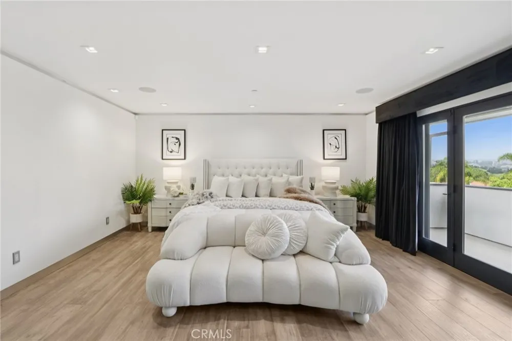 23670 Park Andorra Calabasas, CA 91302