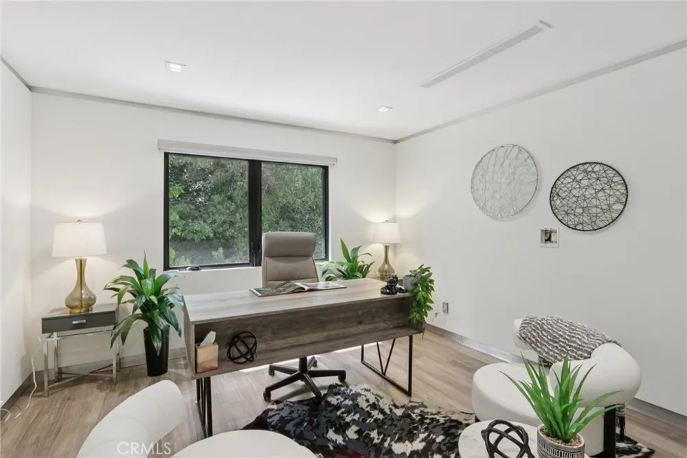 23670 Park Andorra Calabasas, CA 91302