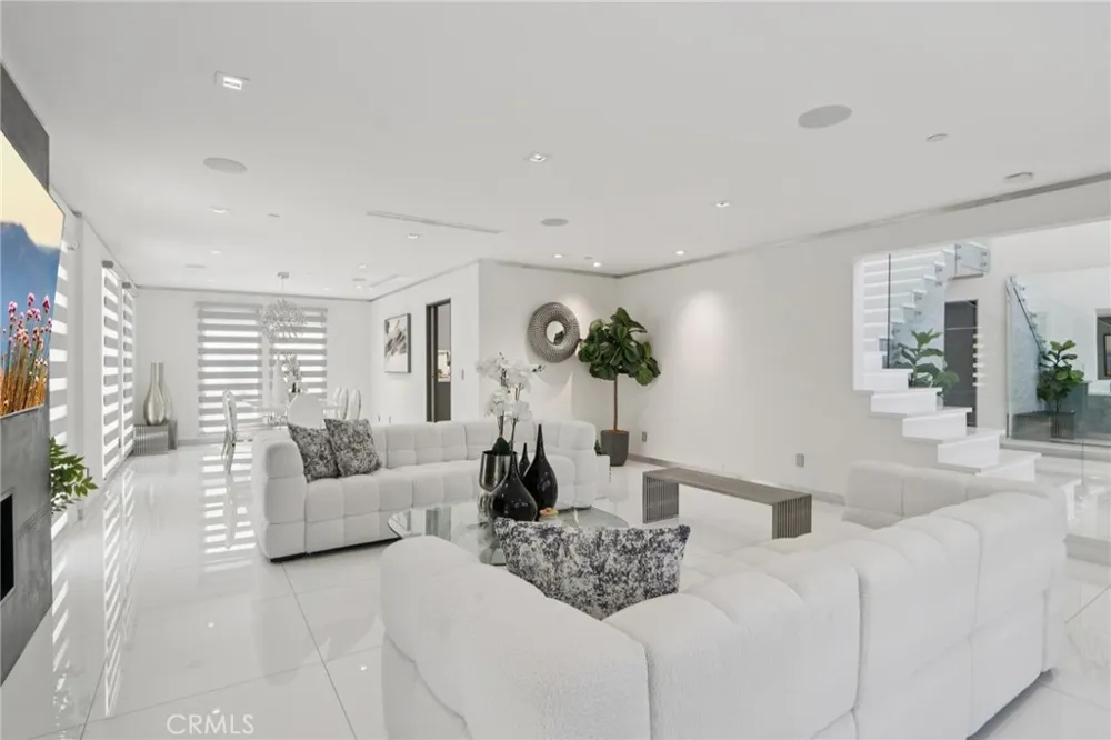 23670 Park Andorra Calabasas, CA 91302