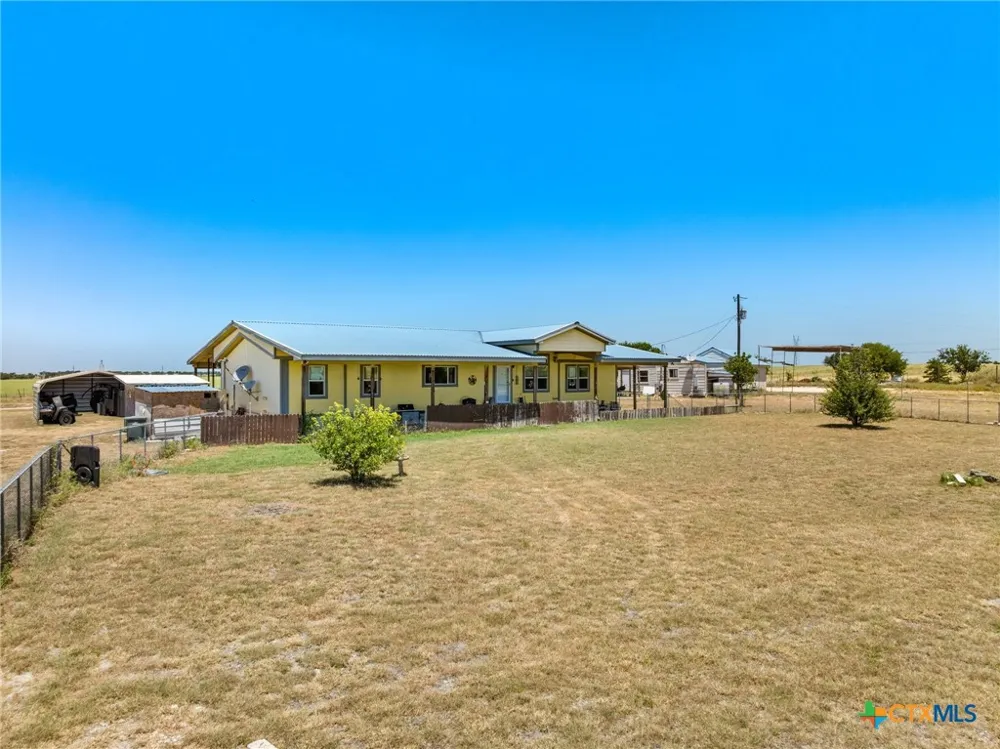 2124 Hackberry Road Holland, TX 76534