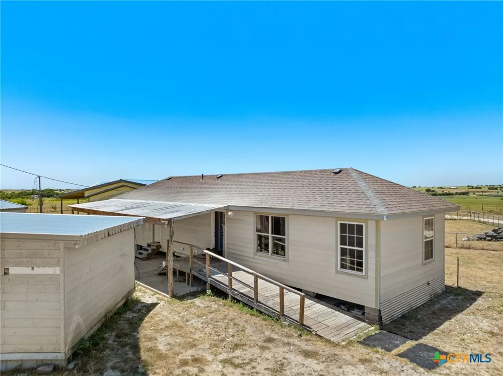 2124 Hackberry Road Holland, TX 76534