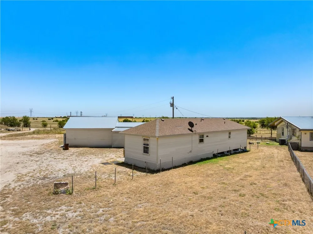 2124 Hackberry Road Holland, TX 76534