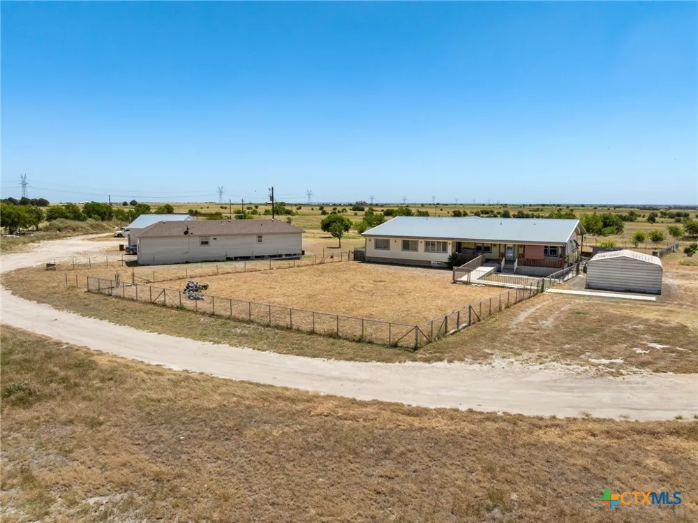 2124 Hackberry Road Holland, TX 76534