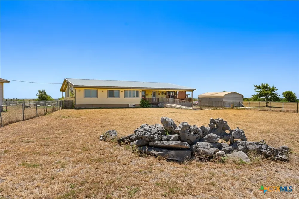 2124 Hackberry Road Holland, TX 76534