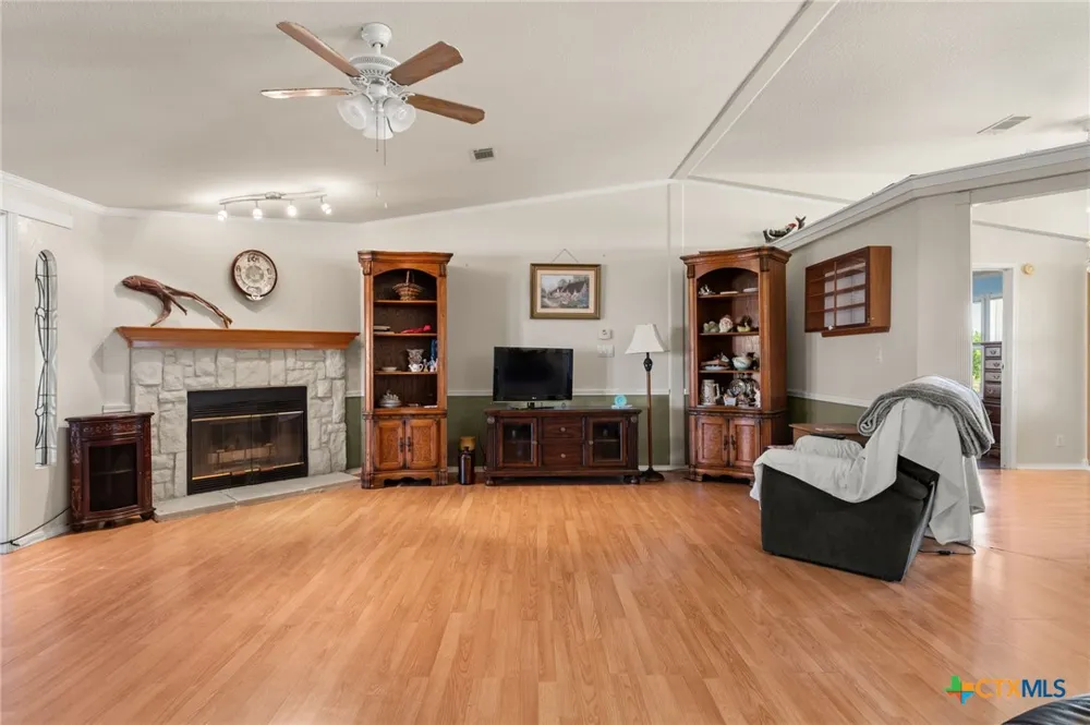 2124 Hackberry Road Holland, TX 76534