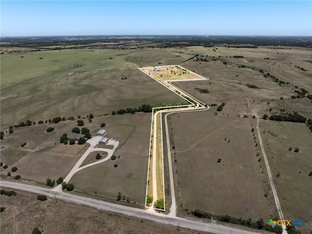 2124 Hackberry Road Holland, TX 76534